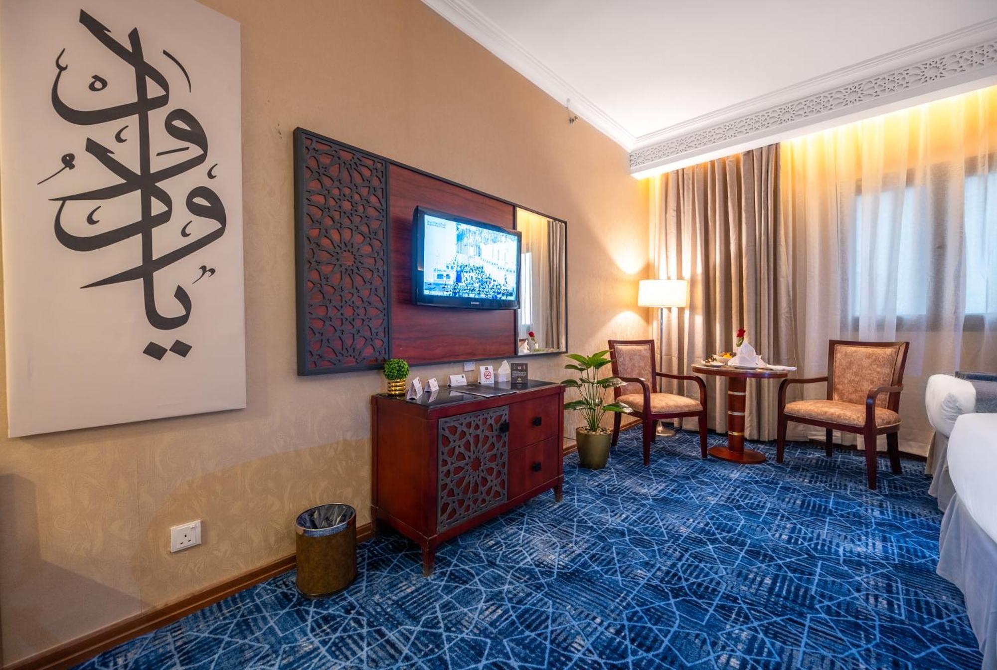 Hotel Shaza Regency Plaza Al Madinah Medina Esterno foto A room at the hotel