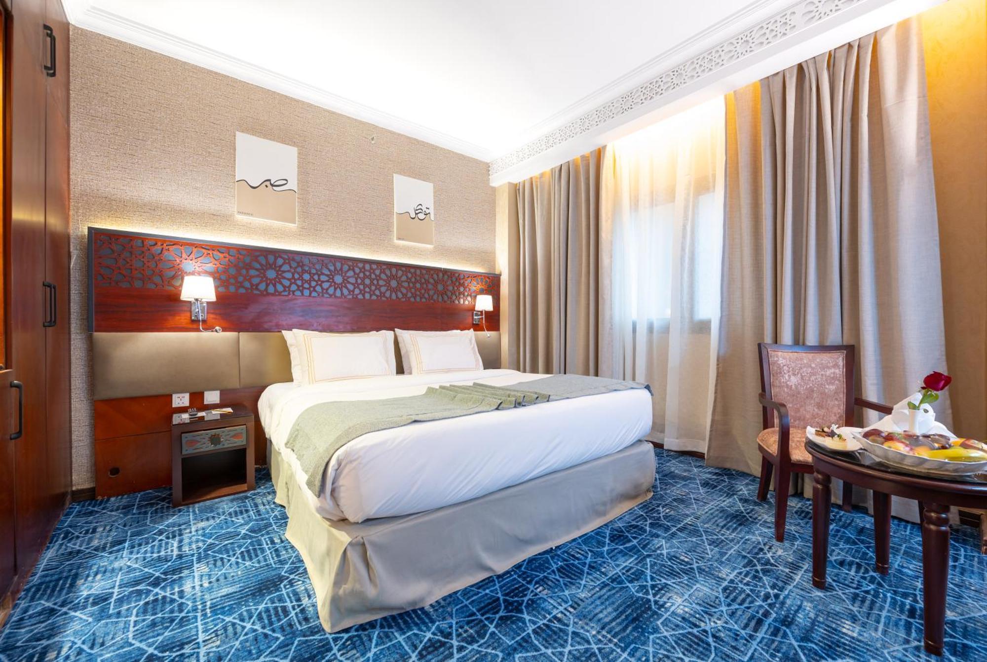 Hotel Shaza Regency Plaza Al Madinah Medina Esterno foto A room at the hotel