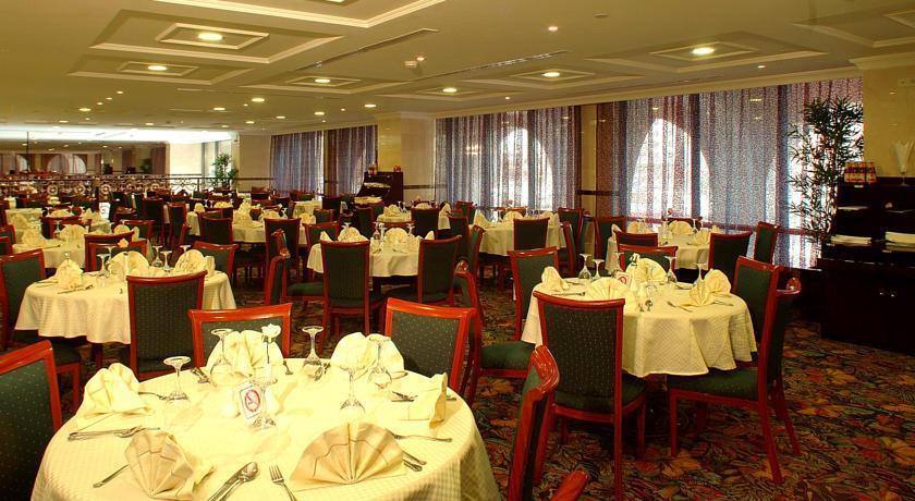 Hotel Shaza Regency Plaza Al Madinah Medina Esterno foto The restaurant