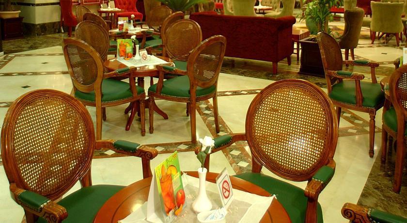 Hotel Shaza Regency Plaza Al Madinah Medina Esterno foto The lobby of the hotel