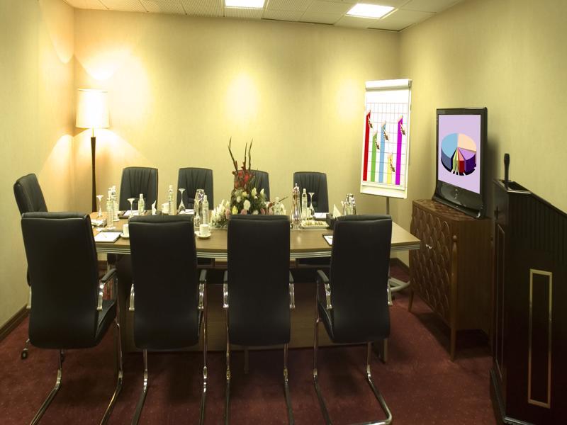 Hotel Shaza Regency Plaza Al Madinah Medina Esterno foto A meeting room